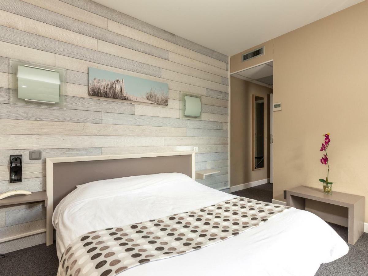 Logis Hotel Le Rond Point 소르-호스고르 외부 사진